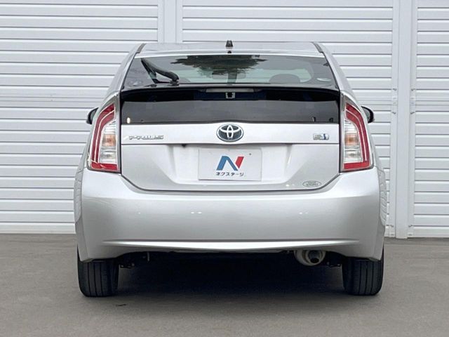 TOYOTA PRIUS 2015 Image 31