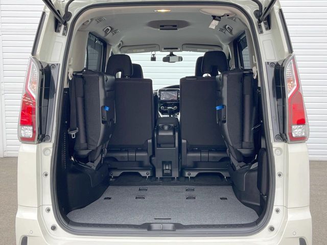 NISSAN SERENA  S-HYBRID 2017 Image 31