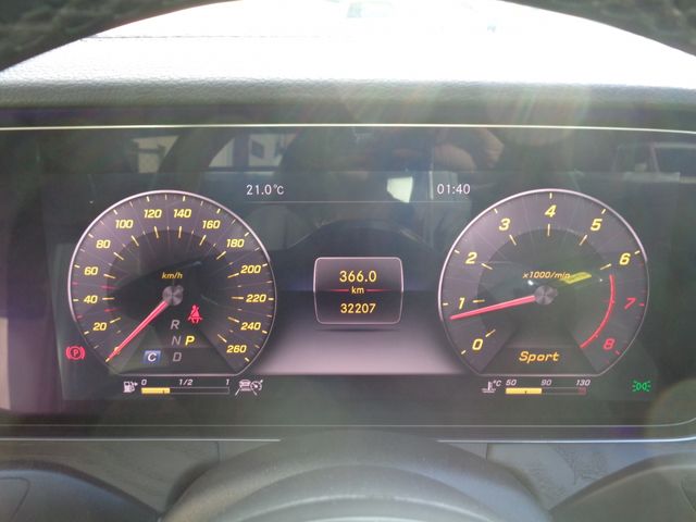 MERCEDES BENZ E CLAS 2018 Image 31