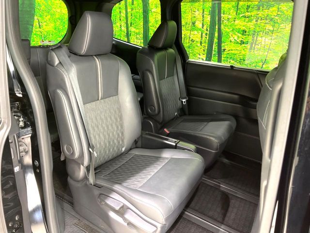 TOYOTA NOAH 2022 Image 31