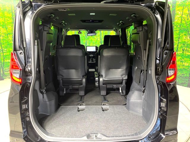 TOYOTA NOAH 2022 Image 31