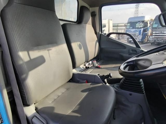 HINO DUTRO 2015 Image 31