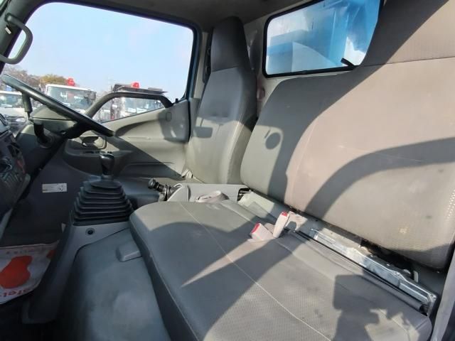 HINO DUTRO 2015 Image 31