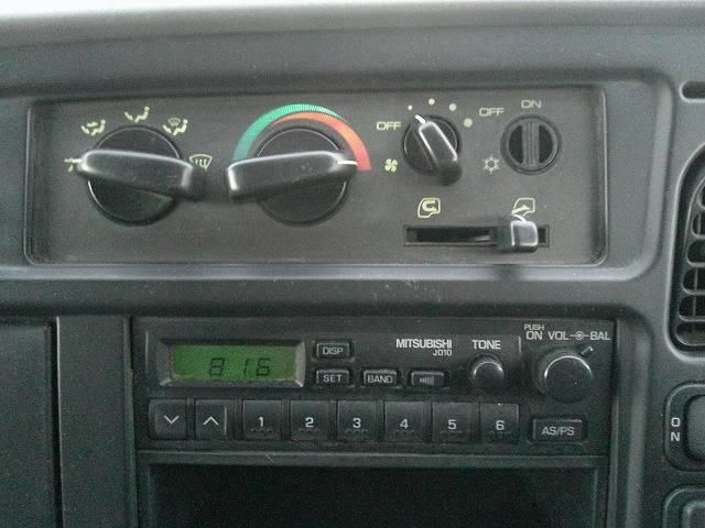 MITSUBISHI CANTER 1996 Image 31