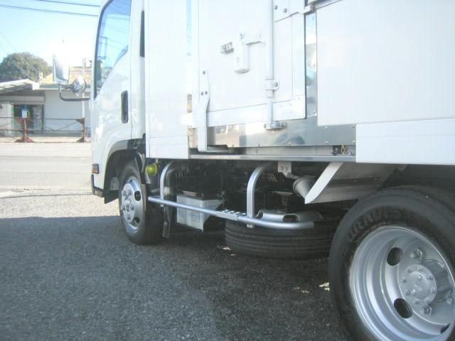 ISUZU ELF 2018 Image 31