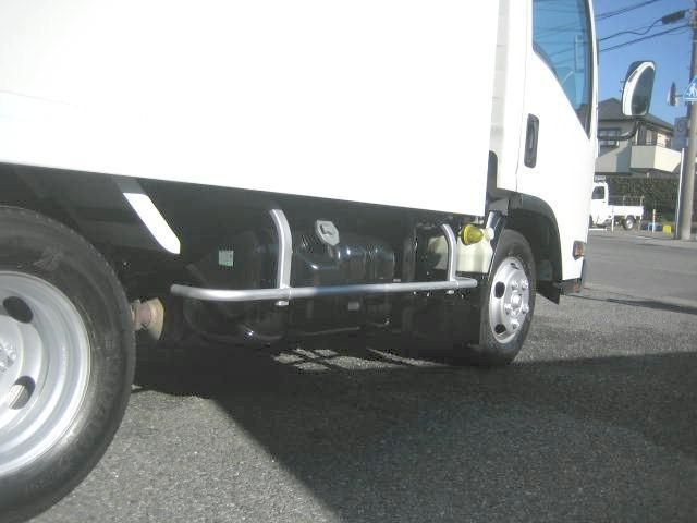 ISUZU ELF 2018 Image 31