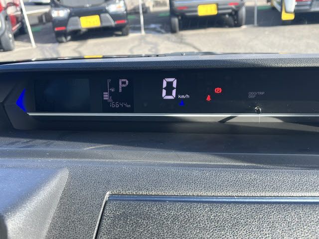 DAIHATSU TANTO CUSTOM 2022 Image 31