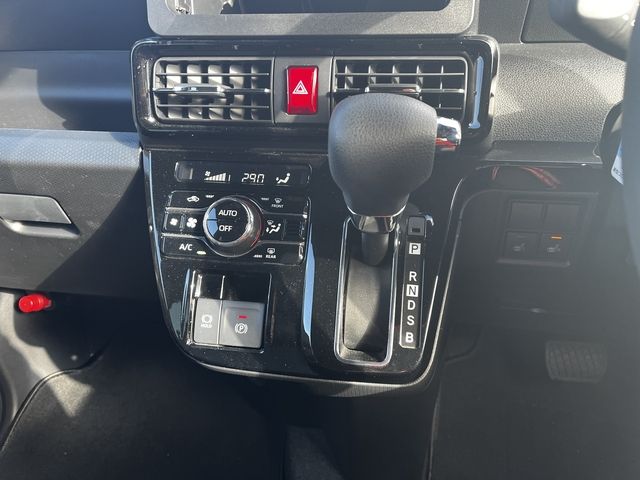 DAIHATSU TANTO CUSTOM 2022 Image 31