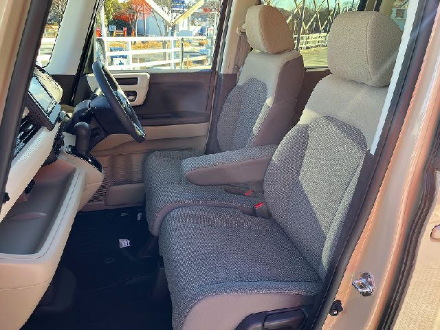 HONDA N BOX 2018 Image 31