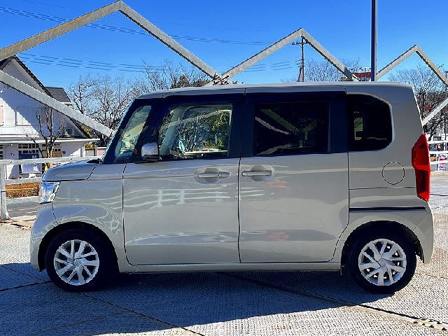 HONDA N BOX 2018 Image 31