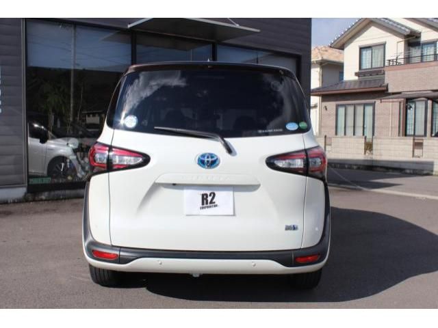 TOYOTA SIENTA HYBRID 2019 Image 31
