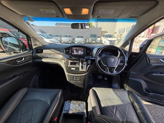 NISSAN ELGRAND 2014 Image 31