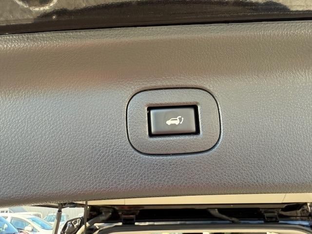 NISSAN ELGRAND 2014 Image 31