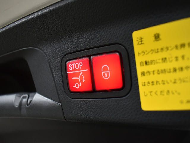 MERCEDES BENZ GLC CL 2017 Image 31