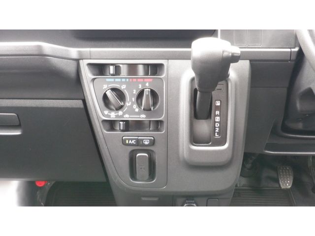 DAIHATSU HIJET CARGO 2022 Image 31