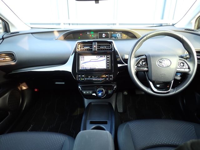 TOYOTA PRIUS 2019 Image 31