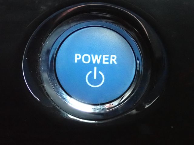 TOYOTA PRIUS 2019 Image 31