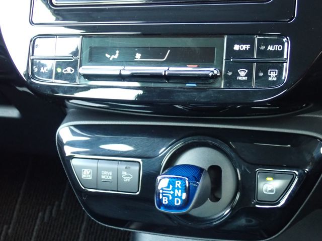 TOYOTA PRIUS 2019 Image 31