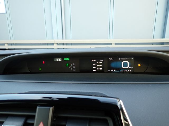 TOYOTA PRIUS 2019 Image 31