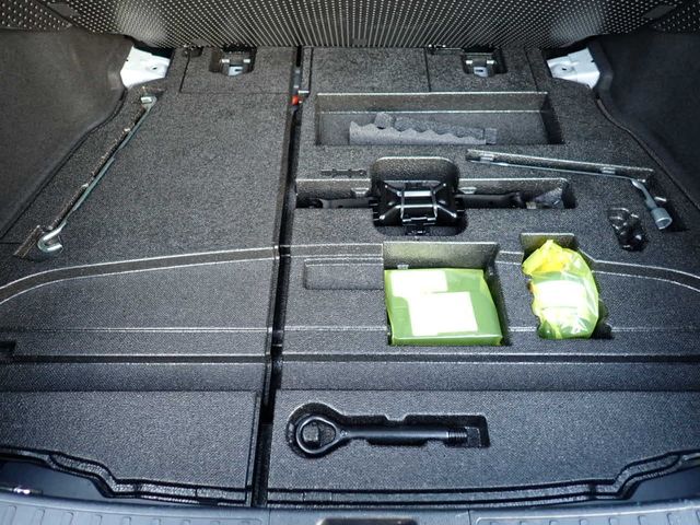 TOYOTA PRIUS 2019 Image 31