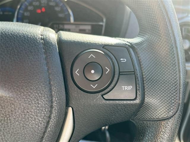 TOYOTA COROLLA FIELDER HYBR 2018 Image 31