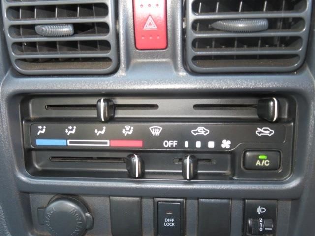 NISSAN NT100 CLIPPER 4WD 2018 Image 31