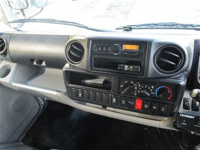 HINO DUTRO 2018 Image 31