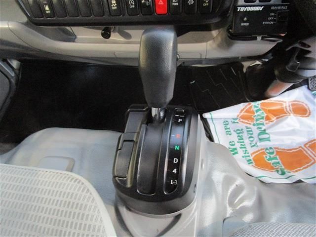 HINO DUTRO 2018 Image 31