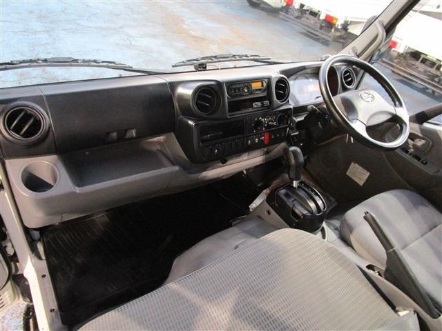 HINO DUTRO 2018 Image 31