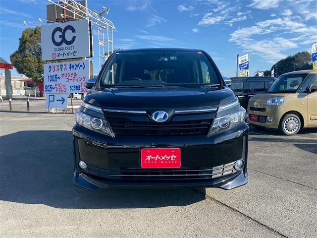 TOYOTA VOXY HYBRID 2014 Image 31