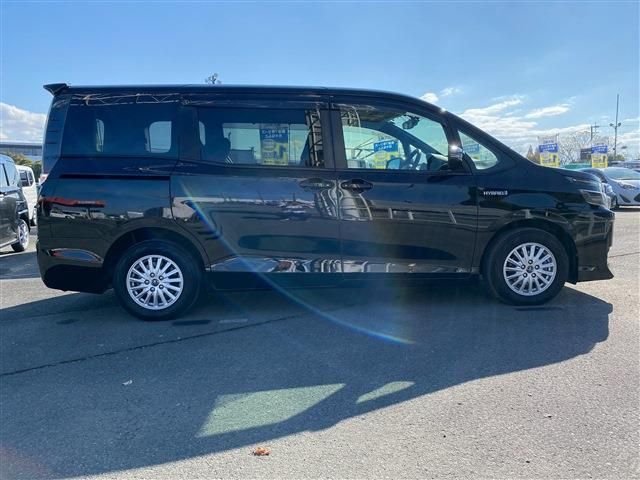 TOYOTA VOXY HYBRID 2014 Image 31