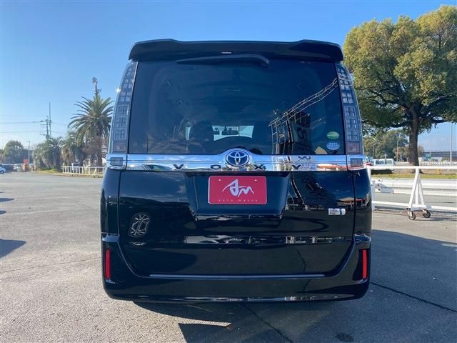 TOYOTA VOXY HYBRID 2014 Image 31