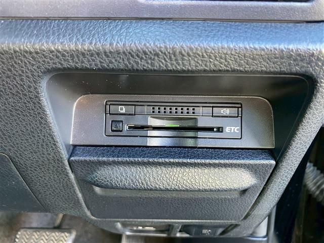 TOYOTA VOXY HYBRID 2014 Image 31