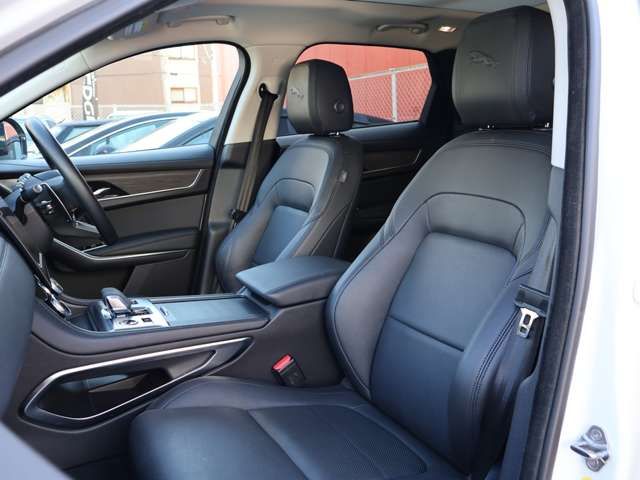 JAGUAR F-PACE 2023 Image 31