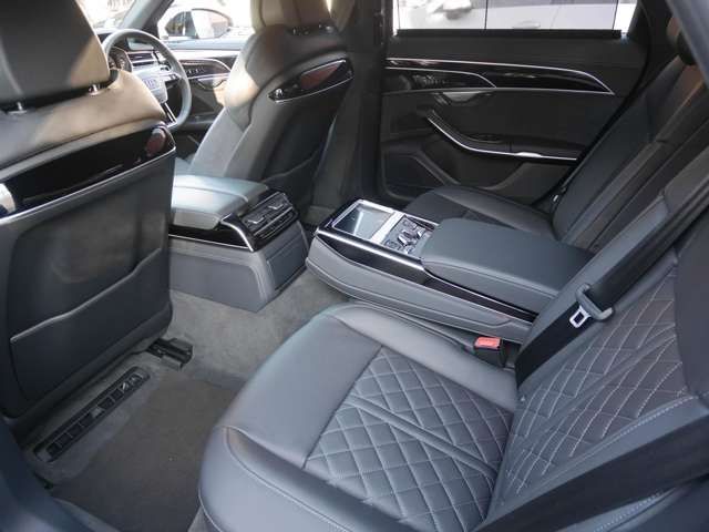 AUDI A8 2023 Image 31