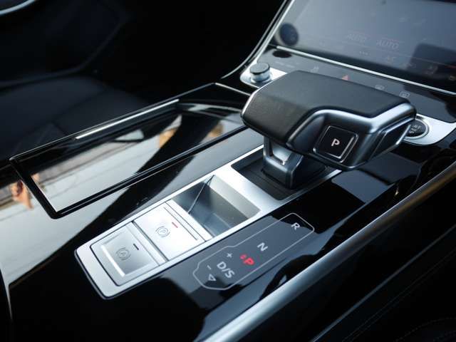 AUDI A8 2023 Image 31