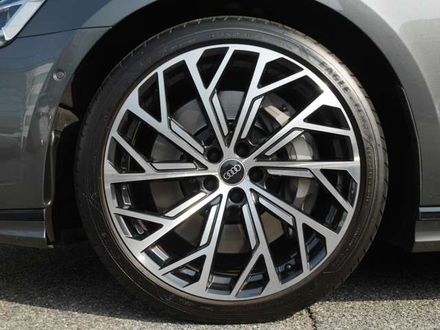 AUDI A8 2023 Image 31