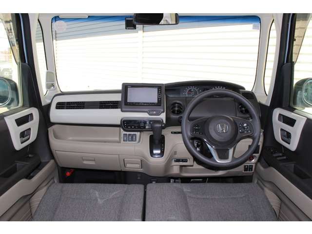 HONDA N BOX 2017 Image 31