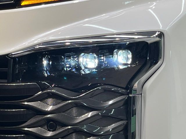 TOYOTA VOXY HYBRID 2023 Image 31