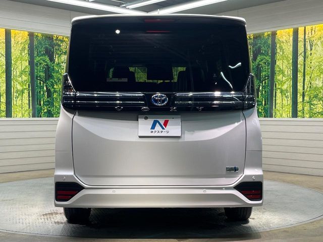 TOYOTA VOXY HYBRID 2023 Image 31