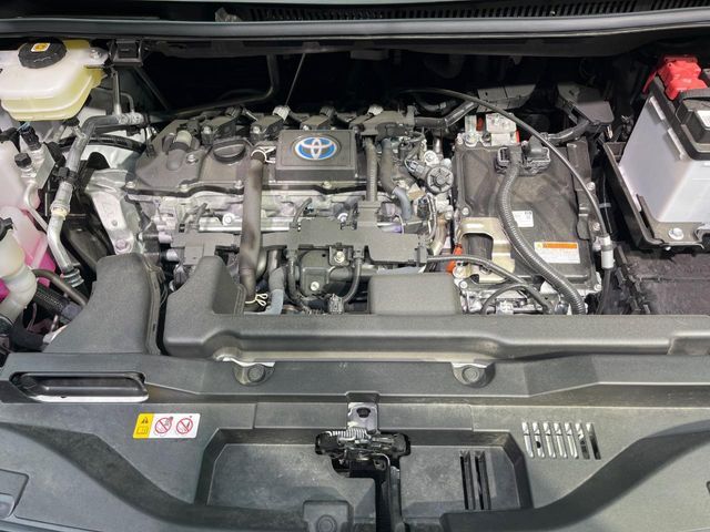 TOYOTA VOXY HYBRID 2023 Image 31