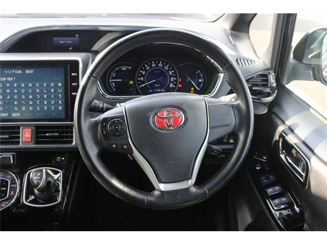 TOYOTA NOAH HYBRID 2017 Image 31