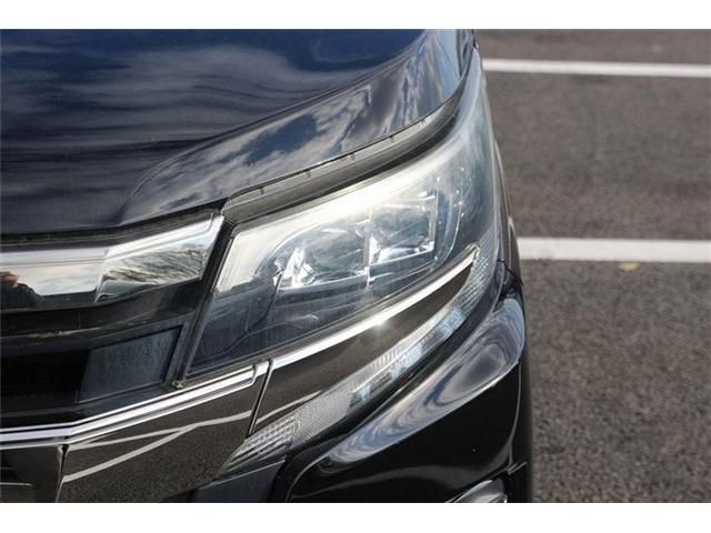 TOYOTA NOAH HYBRID 2017 Image 31