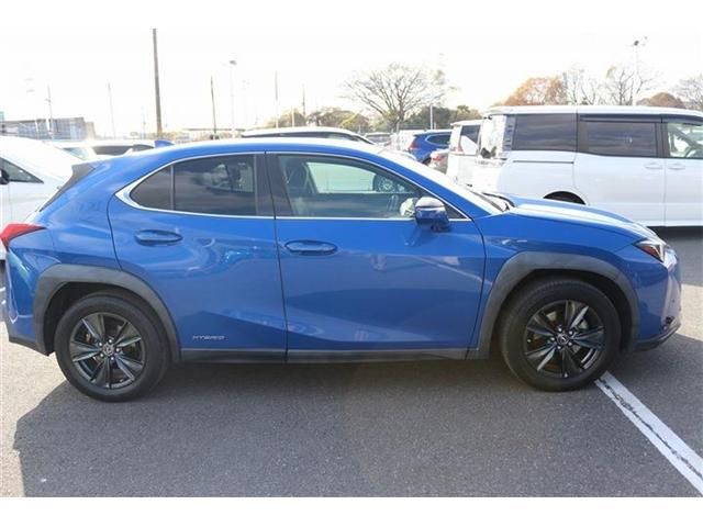 TOYOTA LEXUS UX250H 2020 Image 31