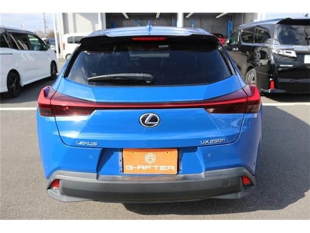 TOYOTA LEXUS UX250H 2020 Image 31
