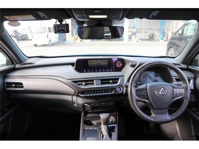 TOYOTA LEXUS UX250H 2020 Image 31