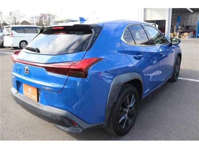 TOYOTA LEXUS UX250H 2020 Image 31