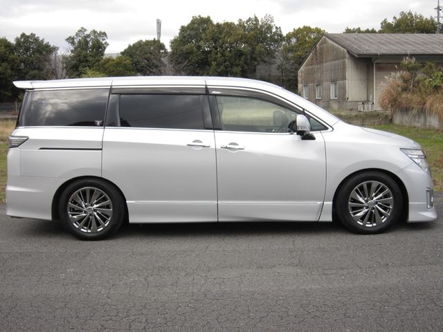 NISSAN ELGRAND  4WD 2014 Image 31