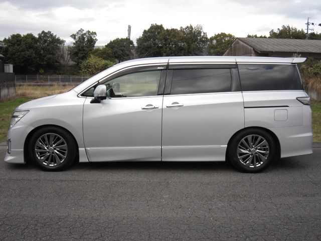 NISSAN ELGRAND  4WD 2014 Image 31