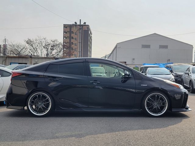TOYOTA PRIUS 2019 Image 31